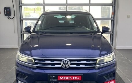 Volkswagen Tiguan II, 2017 год, 2 399 000 рублей, 2 фотография