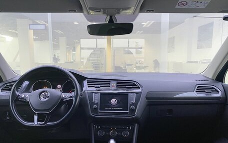 Volkswagen Tiguan II, 2017 год, 2 399 000 рублей, 17 фотография
