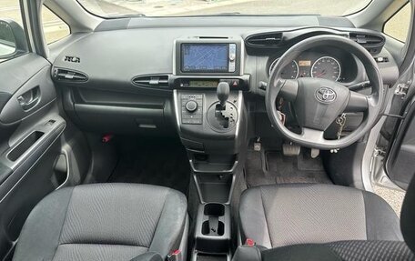 Toyota Wish II, 2017 год, 1 072 000 рублей, 10 фотография