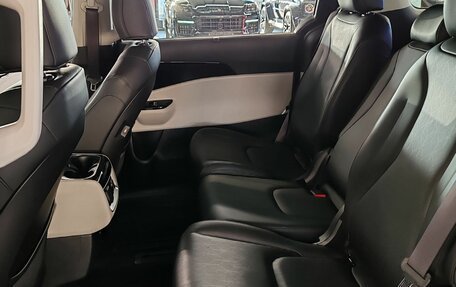 KIA Carnival, 2023 год, 4 200 000 рублей, 7 фотография