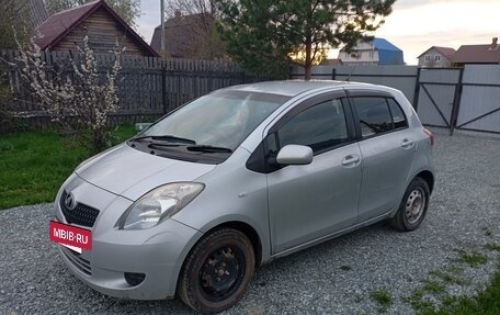 Toyota Vitz, 2005 год, 400 000 рублей, 2 фотография