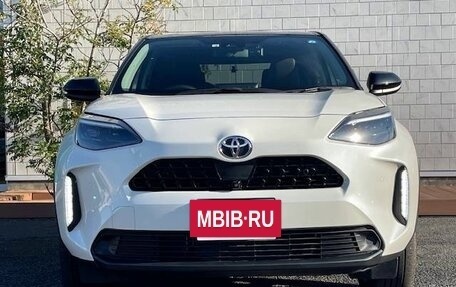 Toyota Yaris Cross, 2022 год, 1 345 000 рублей, 2 фотография