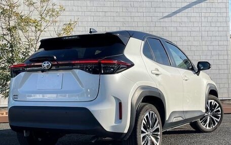 Toyota Yaris Cross, 2022 год, 1 345 000 рублей, 4 фотография