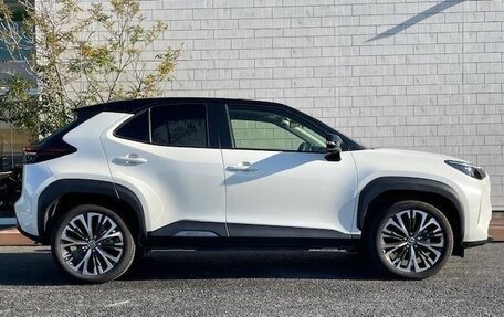Toyota Yaris Cross, 2022 год, 1 345 000 рублей, 7 фотография