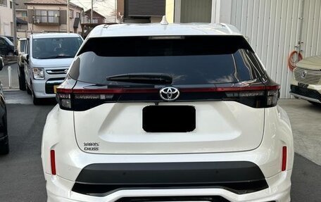 Toyota Yaris Cross, 2022 год, 1 370 000 рублей, 5 фотография