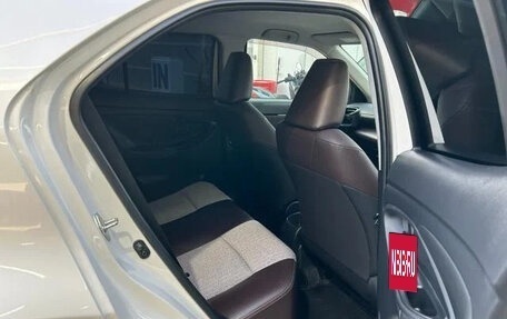 Toyota Yaris Cross, 2022 год, 1 370 000 рублей, 14 фотография