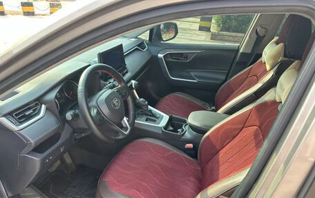 Toyota RAV4, 2022 год, 2 290 000 рублей, 4 фотография