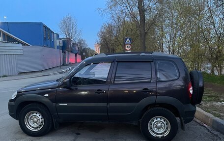 Chevrolet Niva I рестайлинг, 2013 год, 600 000 рублей, 3 фотография