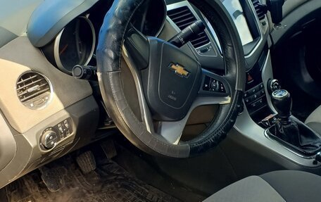 Chevrolet Cruze II, 2010 год, 650 000 рублей, 7 фотография