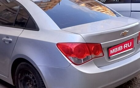 Chevrolet Cruze II, 2010 год, 650 000 рублей, 2 фотография