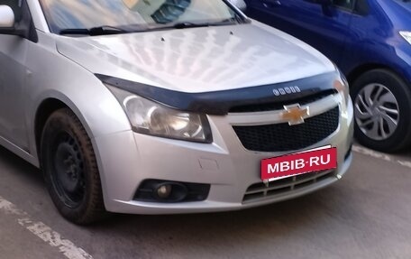 Chevrolet Cruze II, 2010 год, 650 000 рублей, 3 фотография