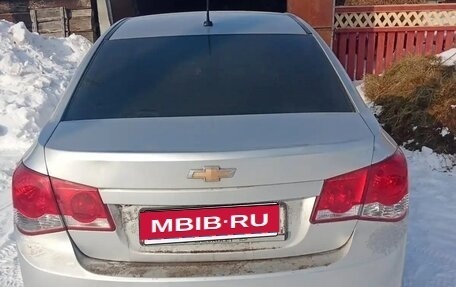 Chevrolet Cruze II, 2010 год, 650 000 рублей, 10 фотография