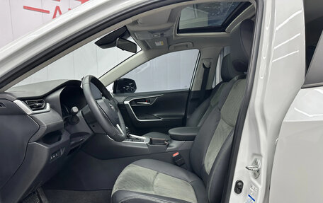 Toyota RAV4, 2022 год, 2 930 000 рублей, 3 фотография