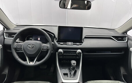 Toyota RAV4, 2022 год, 2 930 000 рублей, 5 фотография