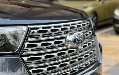 Ford Explorer VI, 2022 год, 2 690 013 рублей, 2 фотография