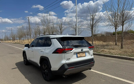 Toyota RAV4, 2022 год, 3 425 000 рублей, 2 фотография