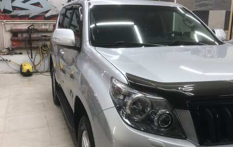Toyota Land Cruiser Prado 150 рестайлинг 2, 2010 год, 3 075 000 рублей, 2 фотография