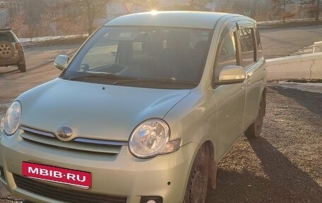 Toyota Sienta I, 2010 год, 630 000 рублей, 12 фотография