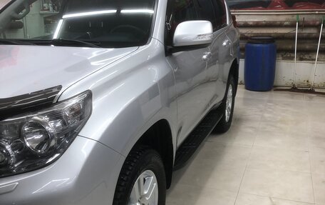 Toyota Land Cruiser Prado 150 рестайлинг 2, 2010 год, 3 075 000 рублей, 3 фотография
