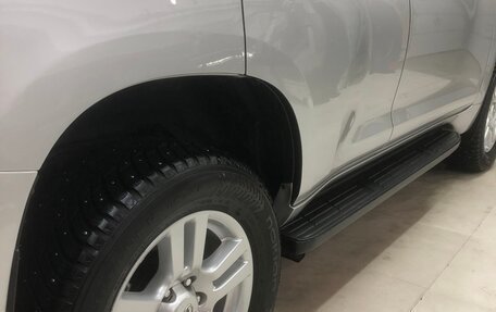 Toyota Land Cruiser Prado 150 рестайлинг 2, 2010 год, 3 075 000 рублей, 7 фотография
