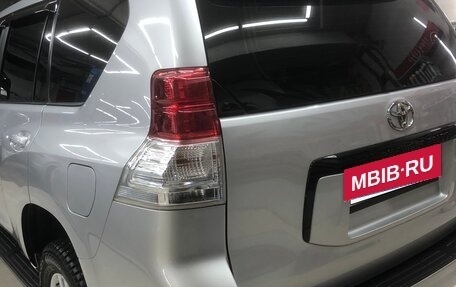Toyota Land Cruiser Prado 150 рестайлинг 2, 2010 год, 3 075 000 рублей, 4 фотография