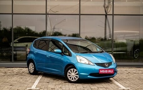 Honda Fit III, 2010 год, 750 000 рублей, 5 фотография