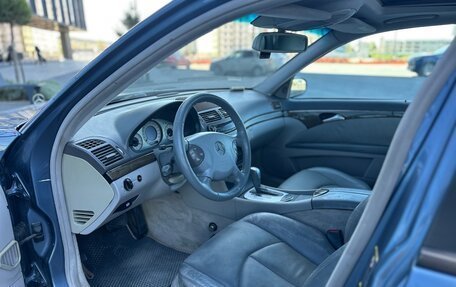 Mercedes-Benz E-Класс, 2002 год, 920 000 рублей, 21 фотография