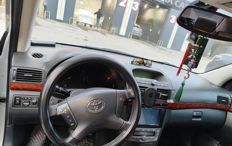 Toyota Avensis III рестайлинг, 2005 год, 900 000 рублей, 6 фотография