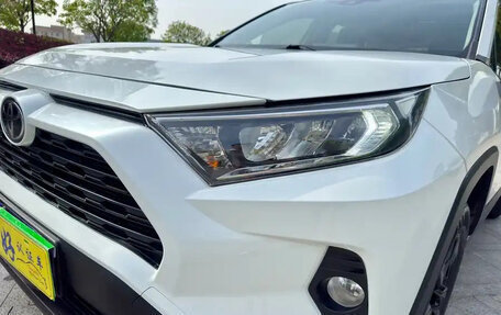 Toyota RAV4, 2021 год, 1 980 000 рублей, 20 фотография