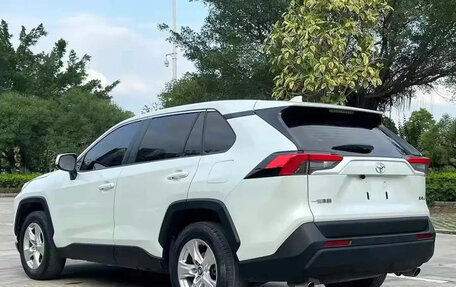 Toyota RAV4, 2021 год, 2 050 000 рублей, 8 фотография