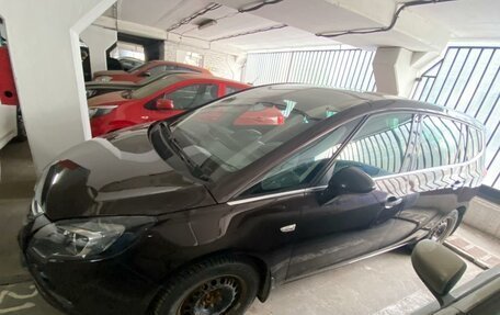 Opel Zafira C рестайлинг, 2013 год, 900 000 рублей, 2 фотография