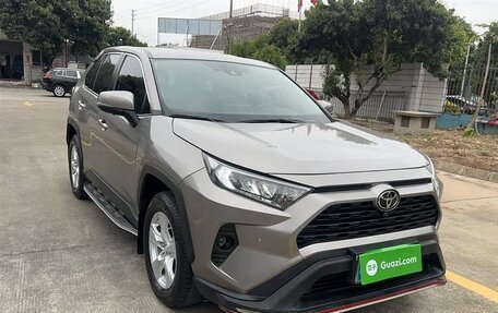 Toyota RAV4, 2020 год, 2 040 000 рублей, 4 фотография
