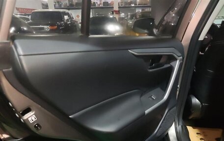 Toyota RAV4, 2020 год, 2 040 000 рублей, 27 фотография