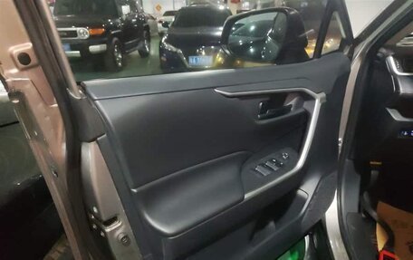 Toyota RAV4, 2020 год, 2 040 000 рублей, 26 фотография