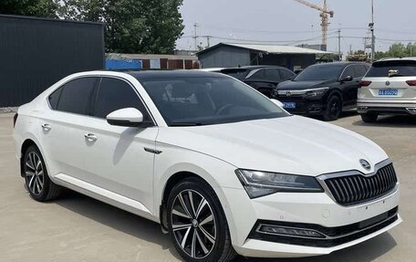 Skoda Superb III рестайлинг, 2021 год, 2 290 000 рублей, 3 фотография