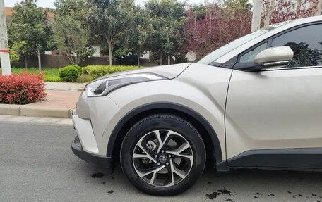 Toyota C-HR I рестайлинг, 2020 год, 1 500 000 рублей, 2 фотография