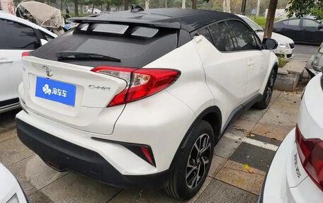 Toyota C-HR I рестайлинг, 2020 год, 1 380 000 рублей, 3 фотография