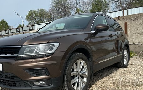 Volkswagen Tiguan II, 2019 год, 2 400 000 рублей, 3 фотография