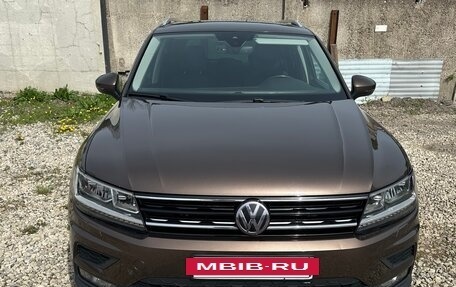 Volkswagen Tiguan II, 2019 год, 2 400 000 рублей, 2 фотография