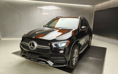 Mercedes-Benz GLE, 2023 год, 6 300 000 рублей, 2 фотография