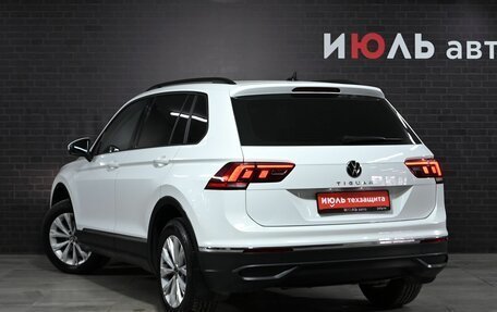 Volkswagen Tiguan II, 2021 год, 2 400 000 рублей, 4 фотография