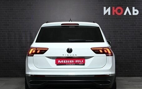 Volkswagen Tiguan II, 2021 год, 2 400 000 рублей, 5 фотография