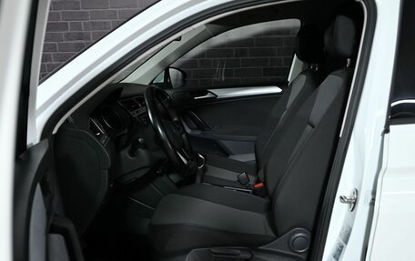 Volkswagen Tiguan II, 2021 год, 2 400 000 рублей, 10 фотография