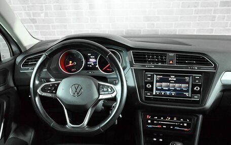 Volkswagen Tiguan II, 2021 год, 2 400 000 рублей, 17 фотография