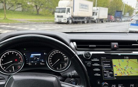 Toyota Camry, 2019 год, 2 930 000 рублей, 6 фотография