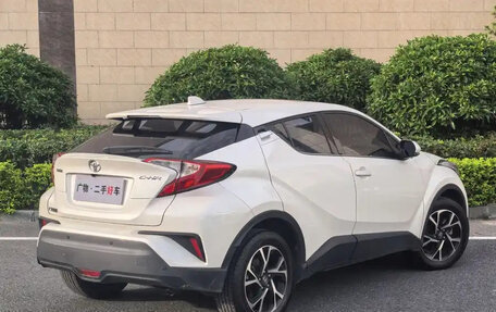 Toyota C-HR I рестайлинг, 2020 год, 1 550 000 рублей, 4 фотография