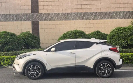 Toyota C-HR I рестайлинг, 2020 год, 1 550 000 рублей, 3 фотография