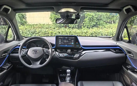Toyota C-HR I рестайлинг, 2020 год, 1 550 000 рублей, 6 фотография