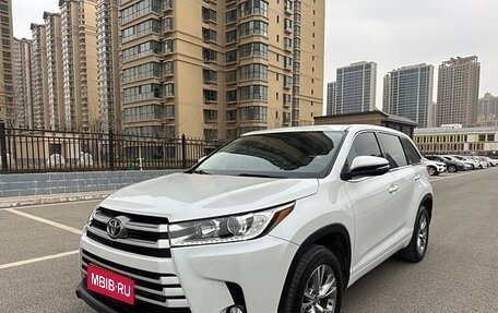 Toyota Highlander III, 2021 год, 3 200 000 рублей, 1 фотография