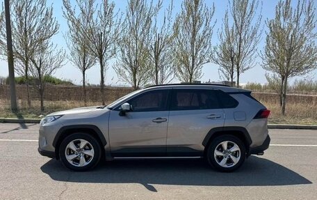 Toyota RAV4, 2022 год, 2 195 000 рублей, 6 фотография
